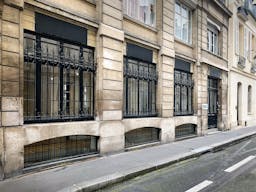 Large Fashion Showroom Rue des Minimes - Image 0