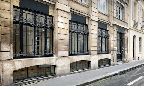 Large Fashion Showroom Rue des Minimes - Image 0