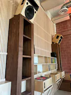 Retail store with coffee shop on Melrose and Fairfax avenue - Image 17
