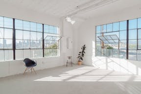 DTLA Studio with Abundant Light and Amazing View - Image 0