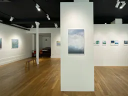 MAGNIFIQUE GALERIE D'ART EN CROISEMENT VITRINE TOUT LE LONG - BAIGN� DE LUMI�RE - Image 3