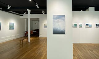 MAGNIFIQUE GALERIE D'ART EN CROISEMENT VITRINE TOUT LE LONG - BAIGN� DE LUMI�RE - Image 3