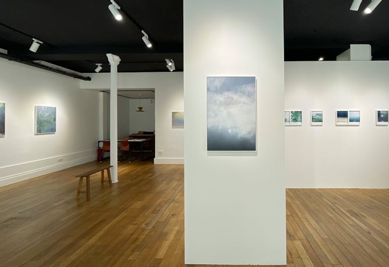 MAGNIFIQUE GALERIE D'ART EN CROISEMENT VITRINE TOUT LE LONG - BAIGN� DE LUMI�RE - Image 3