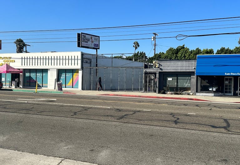 Venice - LA - Lincoln Blvd. Prime, heavy traffic retail shop - Image 4