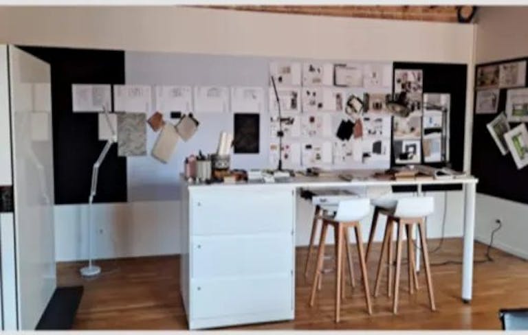 Vibrant Fulton Market Studio - Image 3