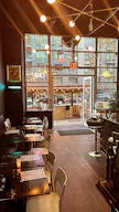 Intimate Williamsburg Cafe & Bar Social House - Image 0