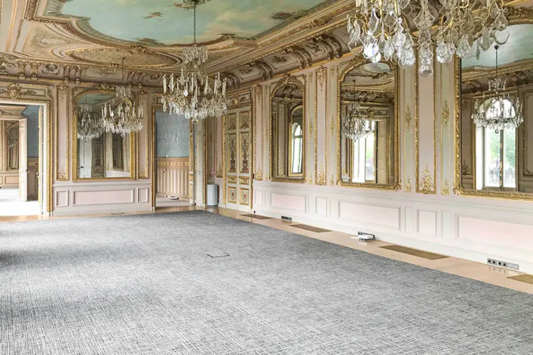 Unique Space near Arc de Triomphe - Image 0