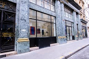 Galerie d'art / showroom / concept store / devanture Monument Historique - Image 12