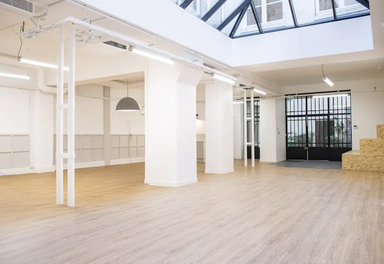 Gorgeous space in le Haut Marais - Image 1