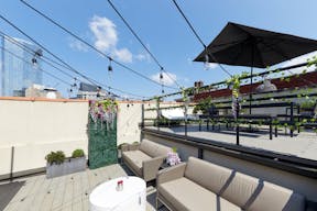 Sun-Drenched Soho Penthouse with Two Terraces - Image 21