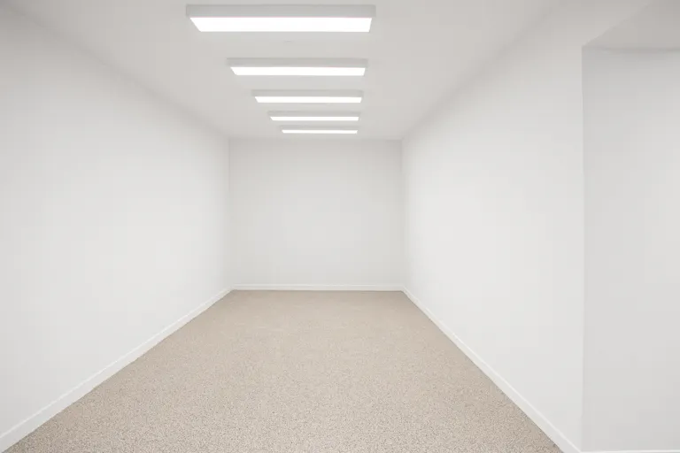 PRIMA Gallery Space Paris 3e | 65m² Minimal White Cube in Haut-Marais - Image 1