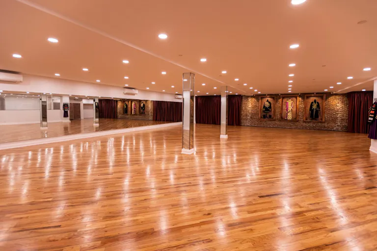 Modern Bright Studio for Events, Photoshoots and Meetings - Image 3