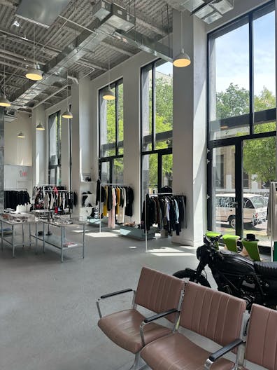 Perfect Pop up store in the heart of Williamsburg - Image 3