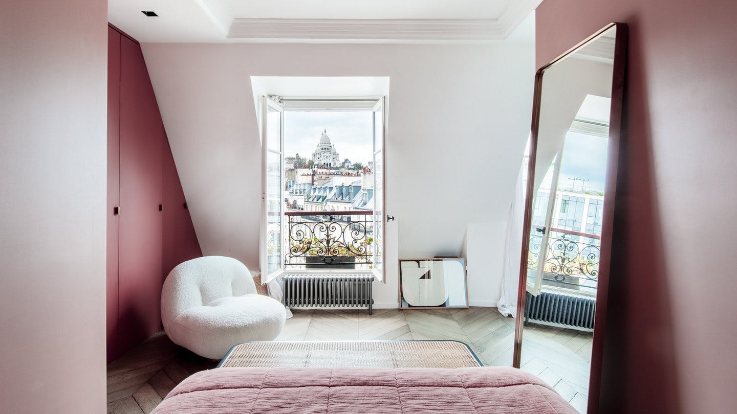 Architect-Designed Loft on Avenue Trudaine, Paris