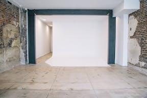 Echo Park Retail Space with High Street Visibility and Photo Studio - Image 5
