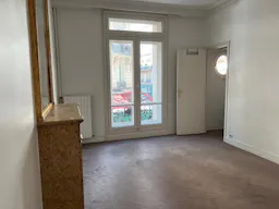 Luxury Apartment Paris - Image 5
