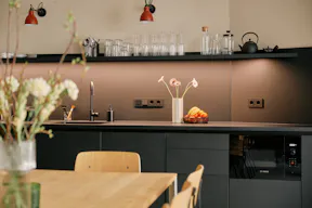 SHOP - GALLERY - POP UP - OFFICE SPACE - Image 4