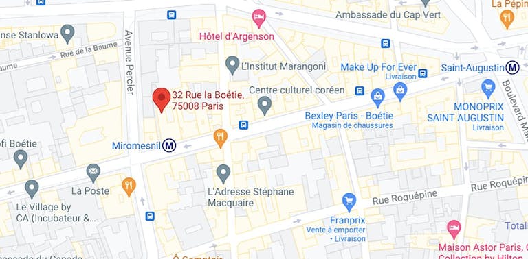 Boutique Shop Busy Area - 8th Arrondissement - Image 1