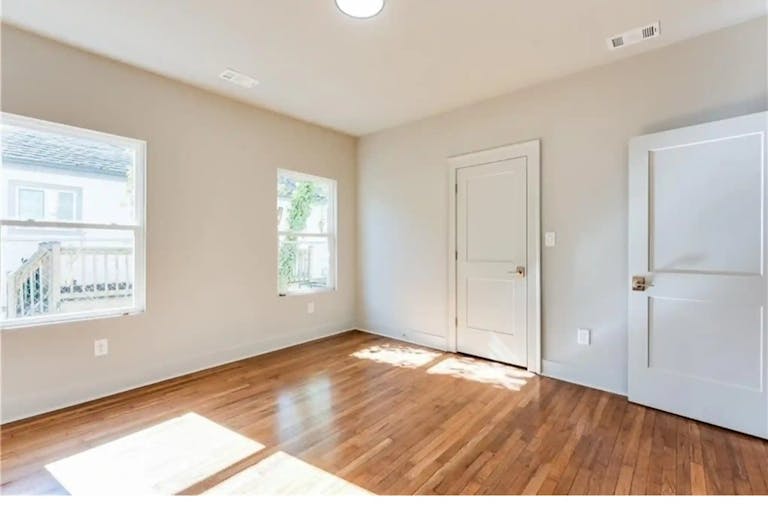 "Charming 2bd, 1bath house for lease in ATL! Ideal for singles, couples, or those craving city living on the west side Beltline. Don't miss out on this perfect urban retreat!" - Image 1