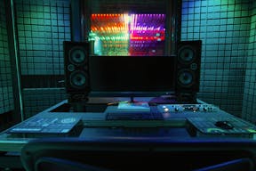 Lieu artistique avec studio créatif à Gare de l'Est - Image 36