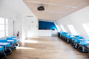 Un espace id�al pour vos formations ou r�union d'�quipe. - Image 2