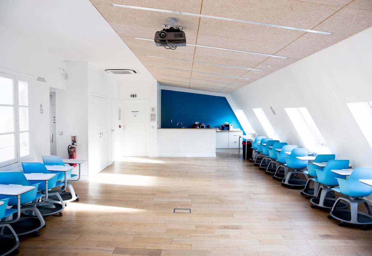 Un espace id�al pour vos formations ou r�union d'�quipe. - Image 2