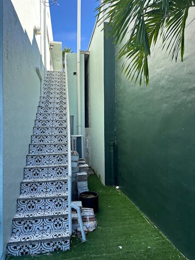 Freestanding Building for Rent During Art Basel - w/outdoor - Image 2