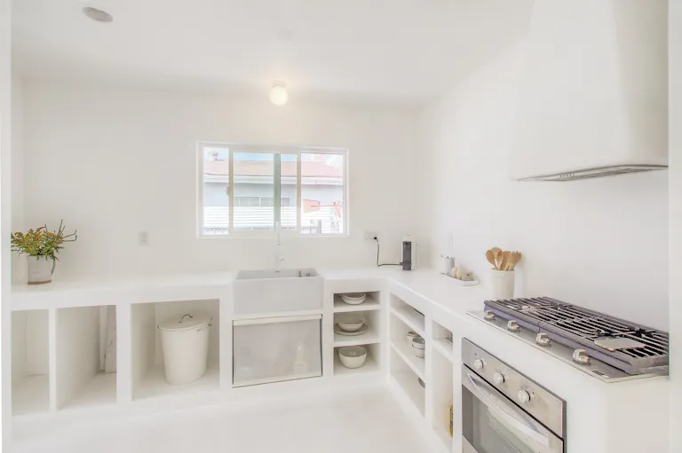 Creative Space in Tarzana - Image 2
