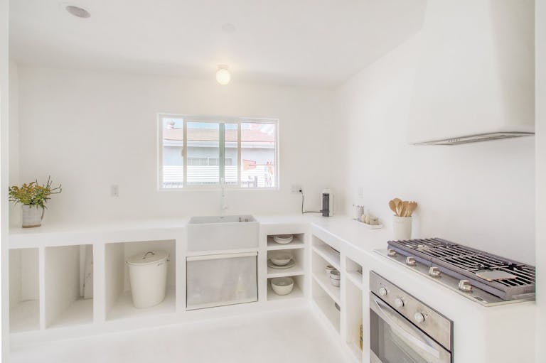 Creative Space in Tarzana - Image 2