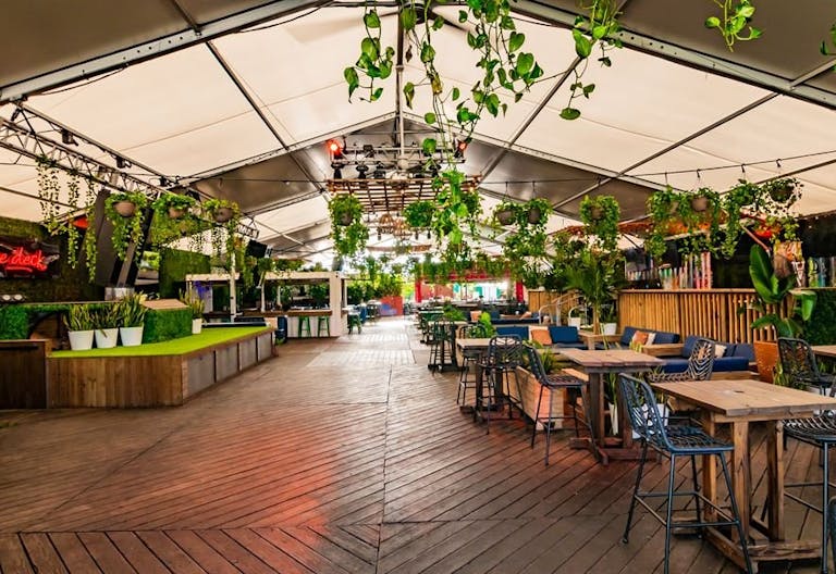 Banquet/Event Hall, Restaurant/Bar/Pub - Image 1