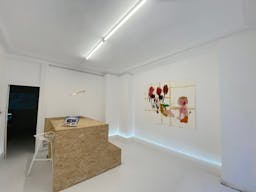 Sophisticated Boutique in the 9th district - Image 12