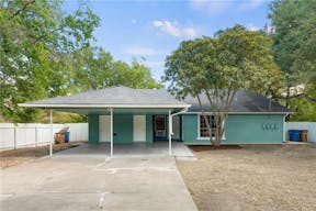 Lovely Central Austin Duplex! - Image 13