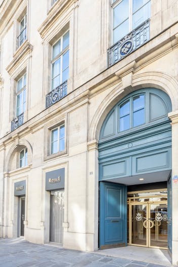 Salle de comex et showroom rue Royale (8e) - Image 3
