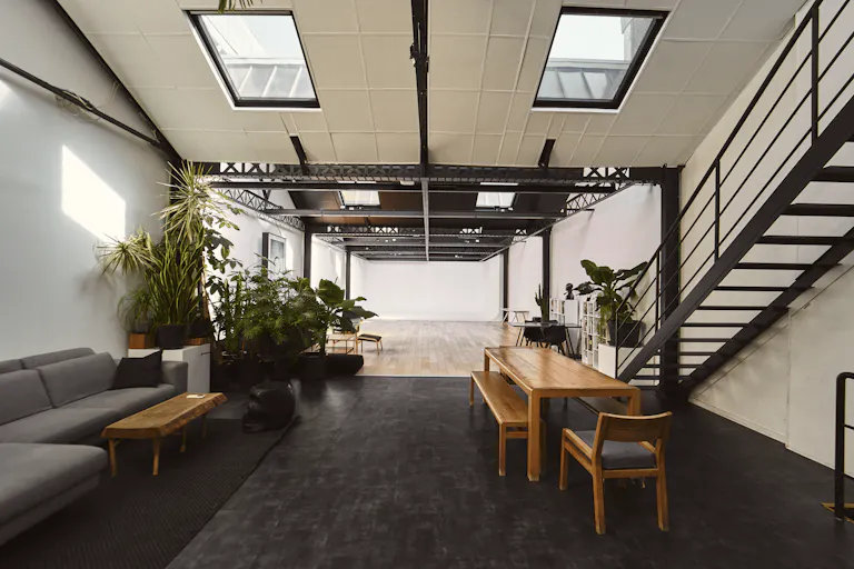 Studio photo, showroom - Image 0