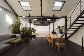 Studio photo, showroom - Image 0