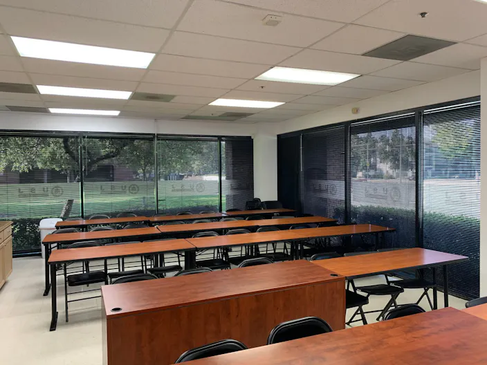 Spacious , quiet and clean room 127 at University of San Jose - Image 3