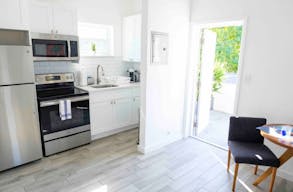 Urban Art Gallery - Image 9