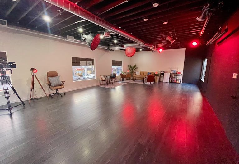 Flex Studio Space - Industrial - Class/Meeting/Photography & more! - Image 1