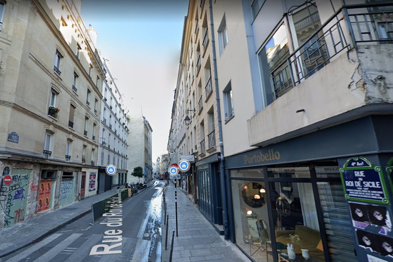 Gorgeous Boutique in Le Marais - Image 1