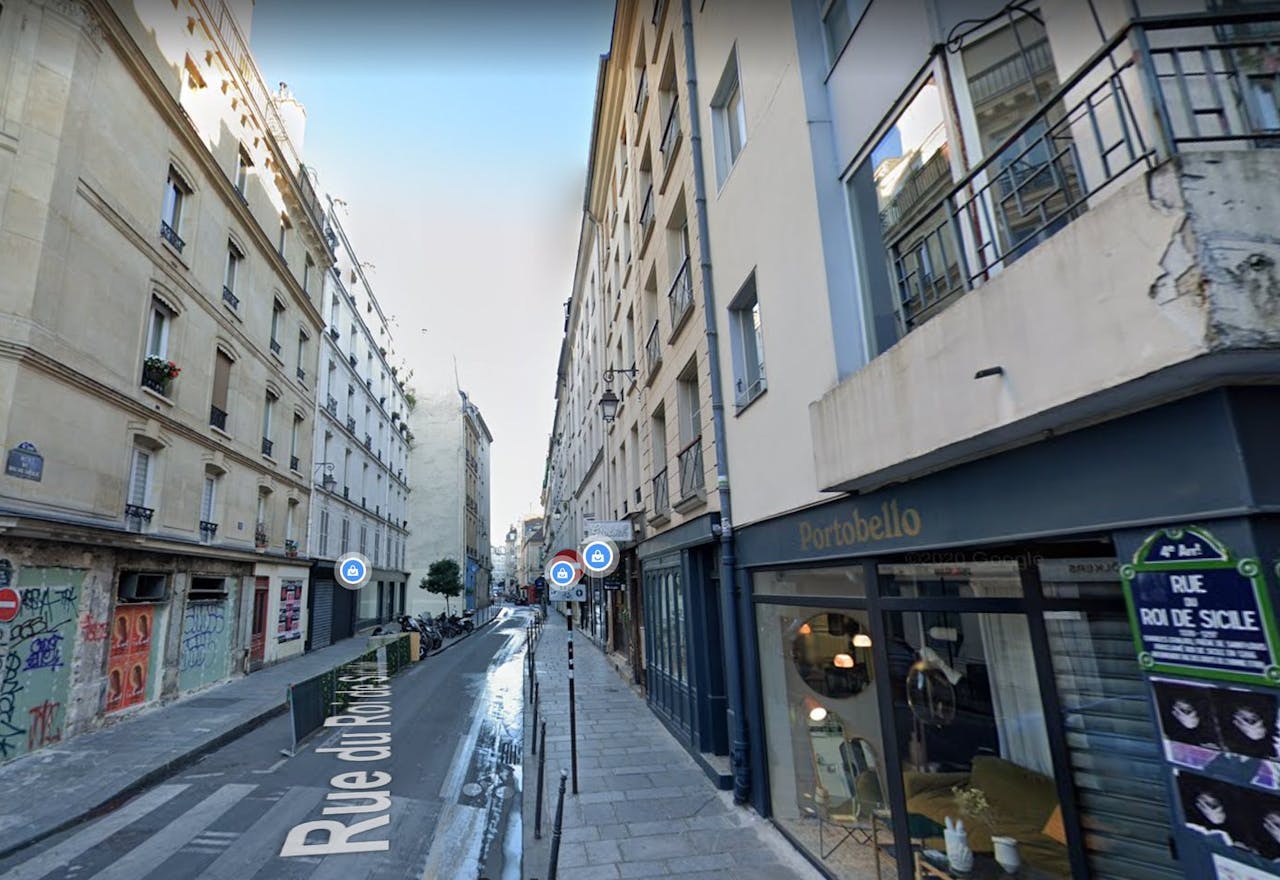 Gorgeous Boutique in Le Marais - Image 1