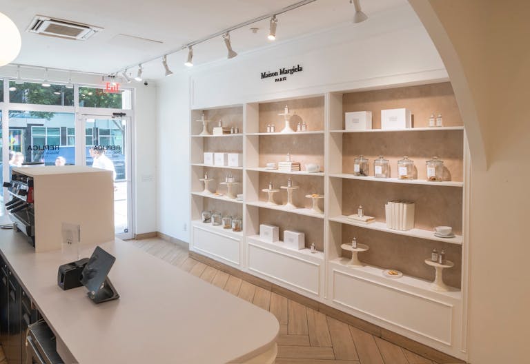 The Perfect Canvas: Elegant, Sun-Filled Space in North Williamsburg - Image 3