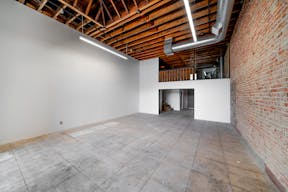 Stunning Retail Space on Iconic Sunset Boulevard - Image 7