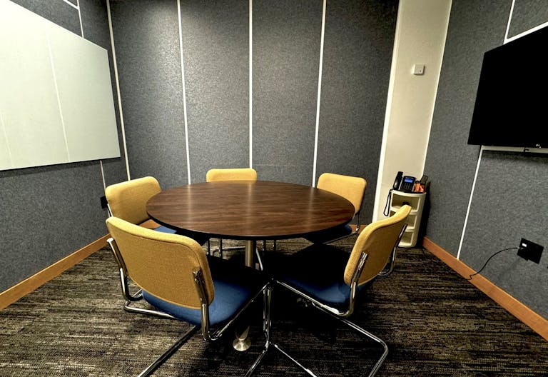 Corporate Lounge in Midtown East for up to 50 - Image 3