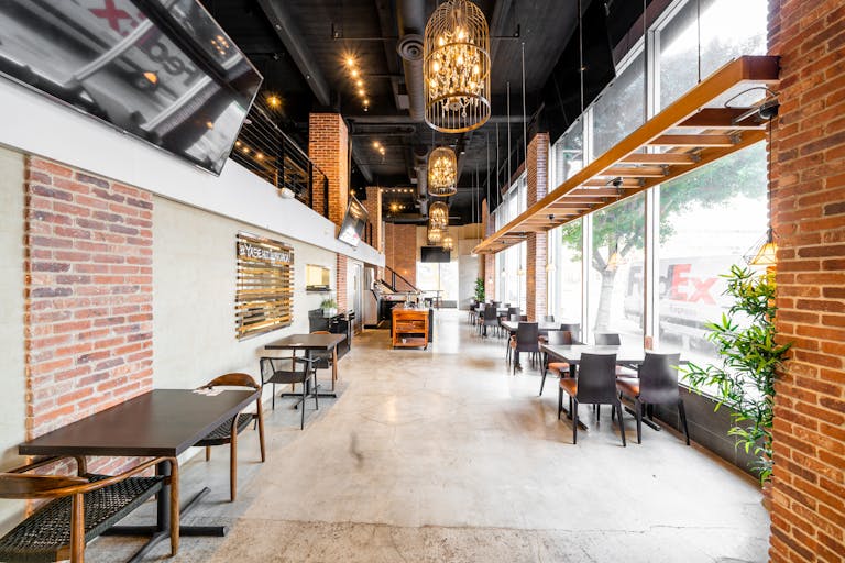 Sophisticated 2nd Generation Restaurant Space in Heart of Downtown LA - Image 0