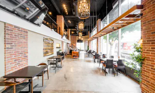 Sophisticated 2nd Generation Restaurant Space in Heart of Downtown LA - Image 0