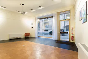 Chic Boutique in Toulouse - Image 3