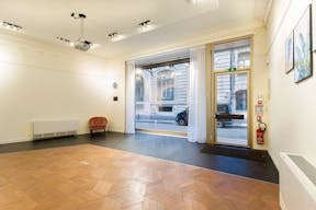 Chic Boutique in Toulouse - Image 3