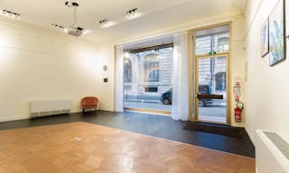 Chic Boutique in Toulouse - Image 3