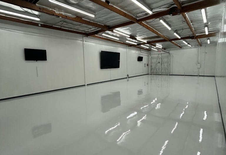 EVENT VENUE (HALL, SALON, PRODUCTION) - Image 0