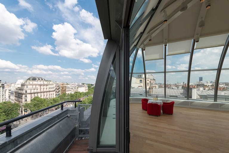 Avenue des Champs-Élysées Event Showroom - Image 0